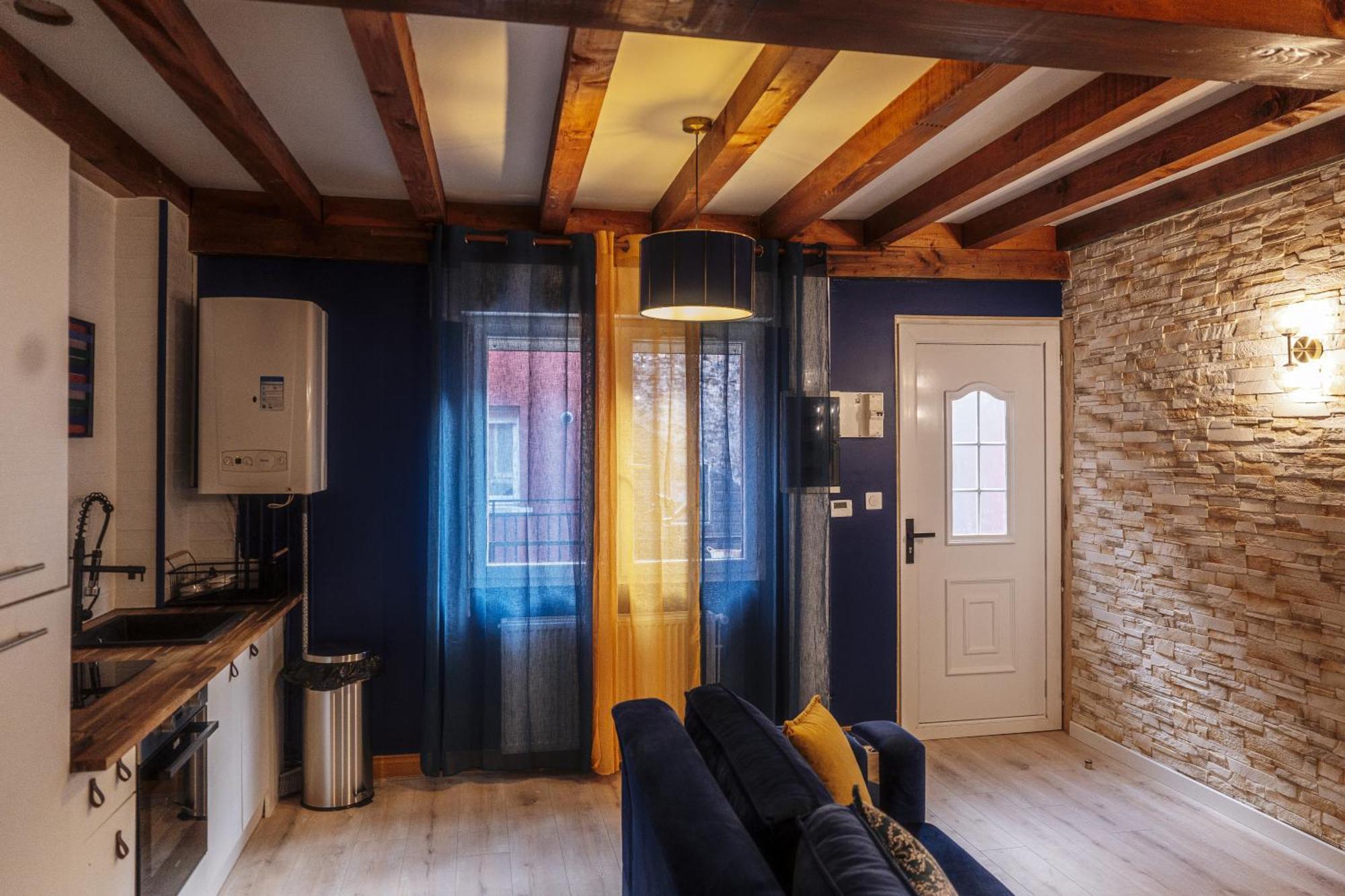 Appart Hotel Le 8 La Suite - Parking Gratuit - Макон Экстерьер фото